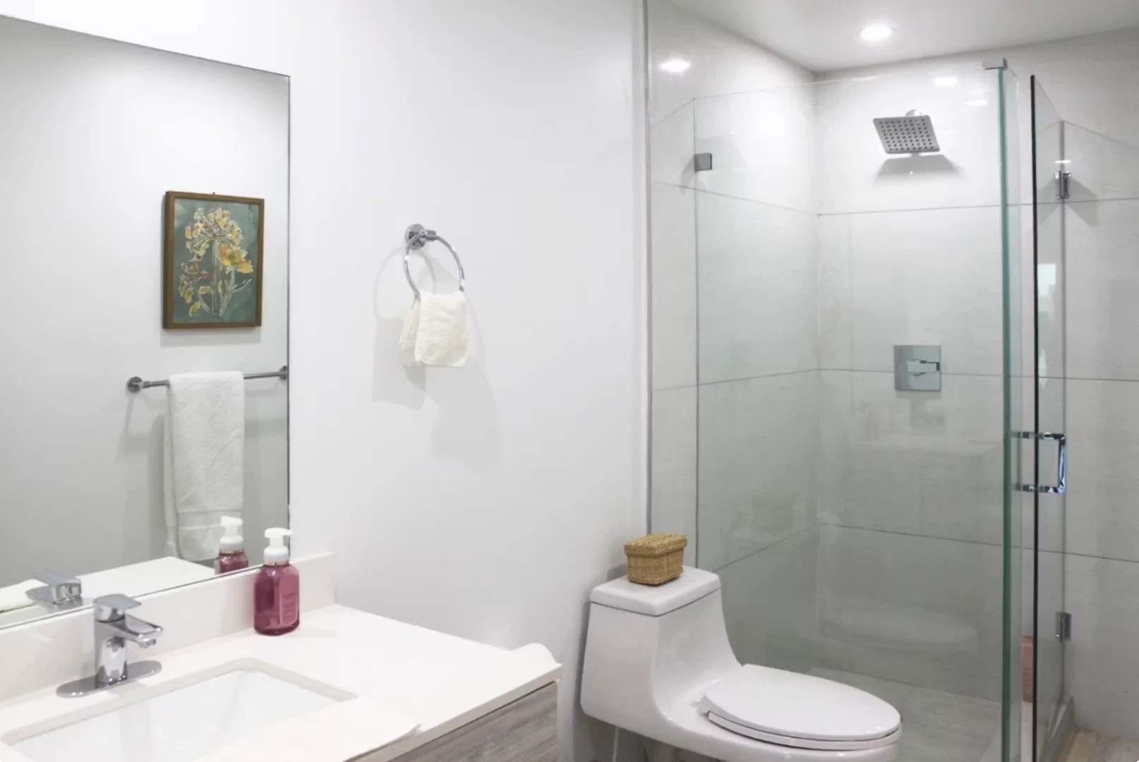Room for rent in student apartment in , fully furnished