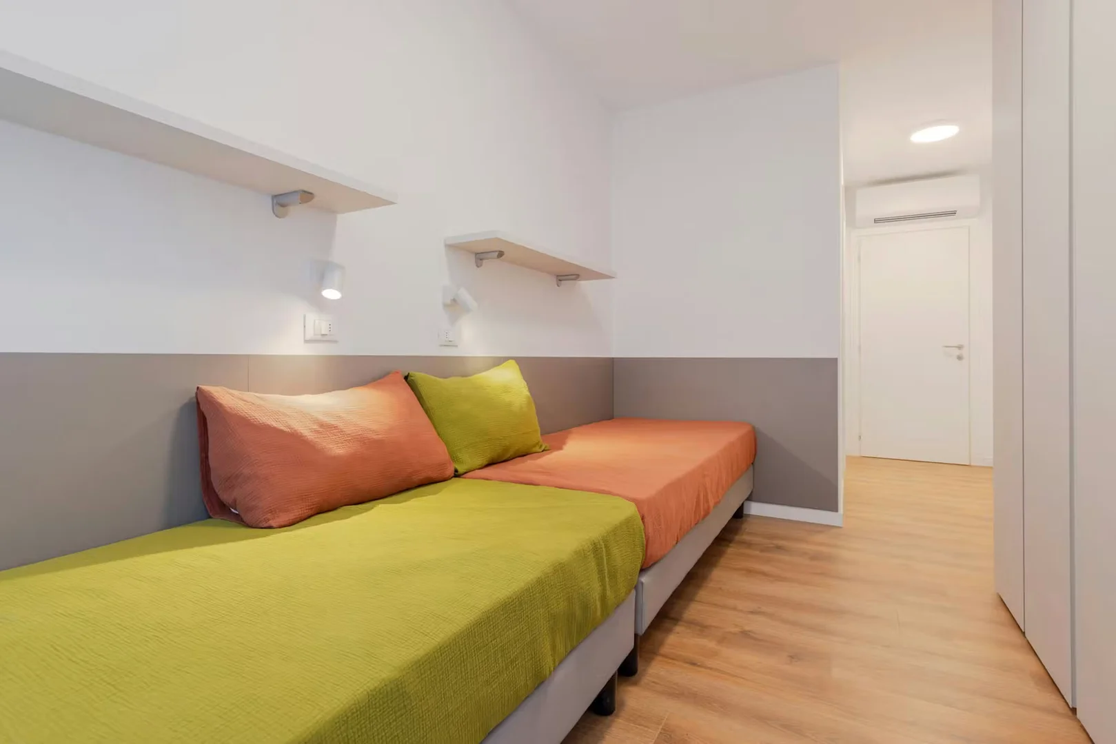 Quarto amigo do estudante em com comodidades modernas