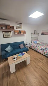 Apartamento inteiro em Calle Vélez Málaga, Málaga-Este, imagem 1 de 10