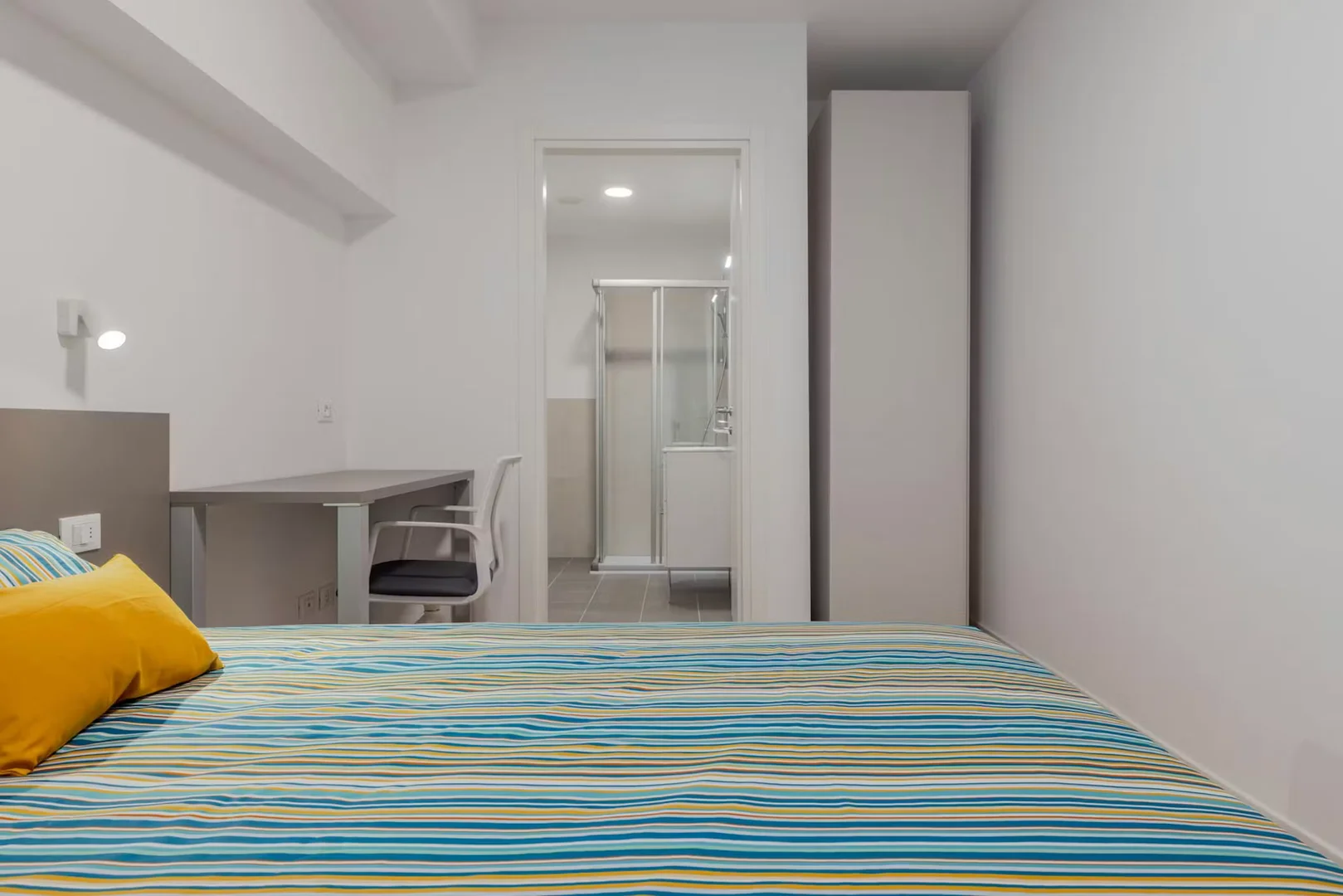 Habitación estudiantil económica con ubicación conveniente en 
