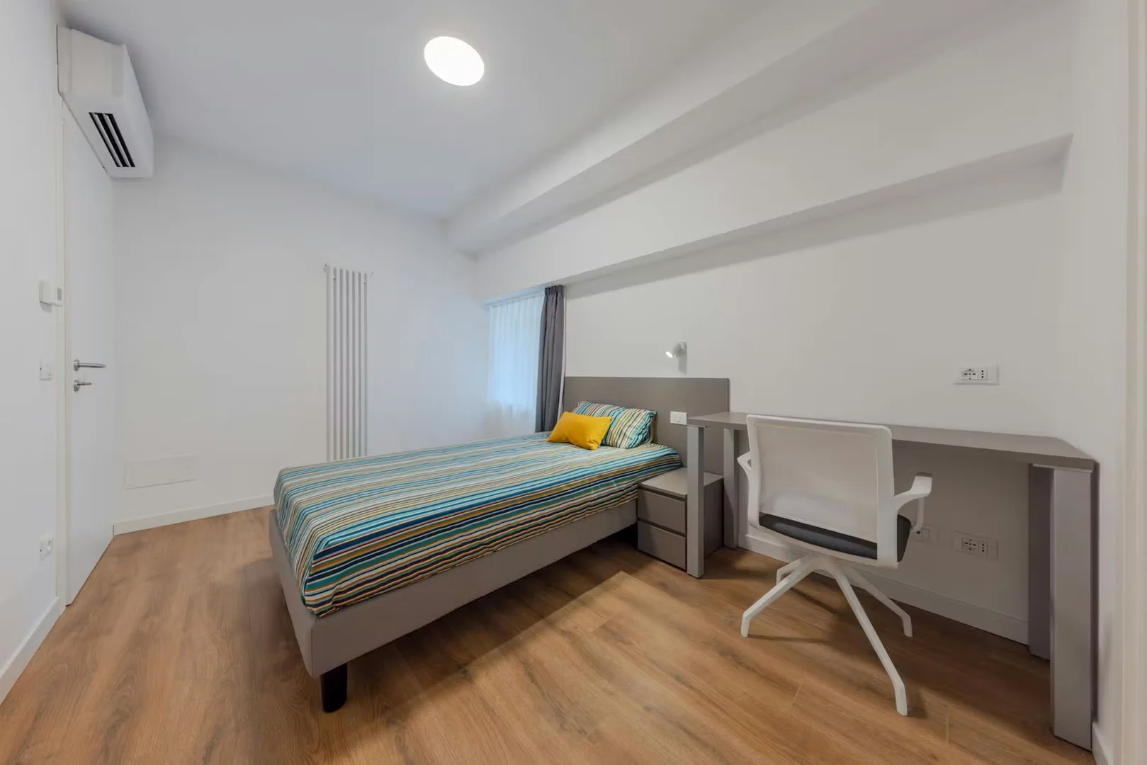 Habitación para estudiantes en  con modernas comodidades