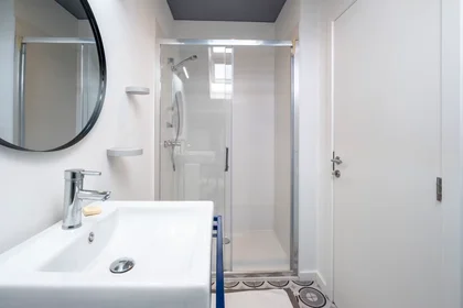 Apartamento inteiro em Rue Max Roos, Schaerbeek, imagem 8 de 10