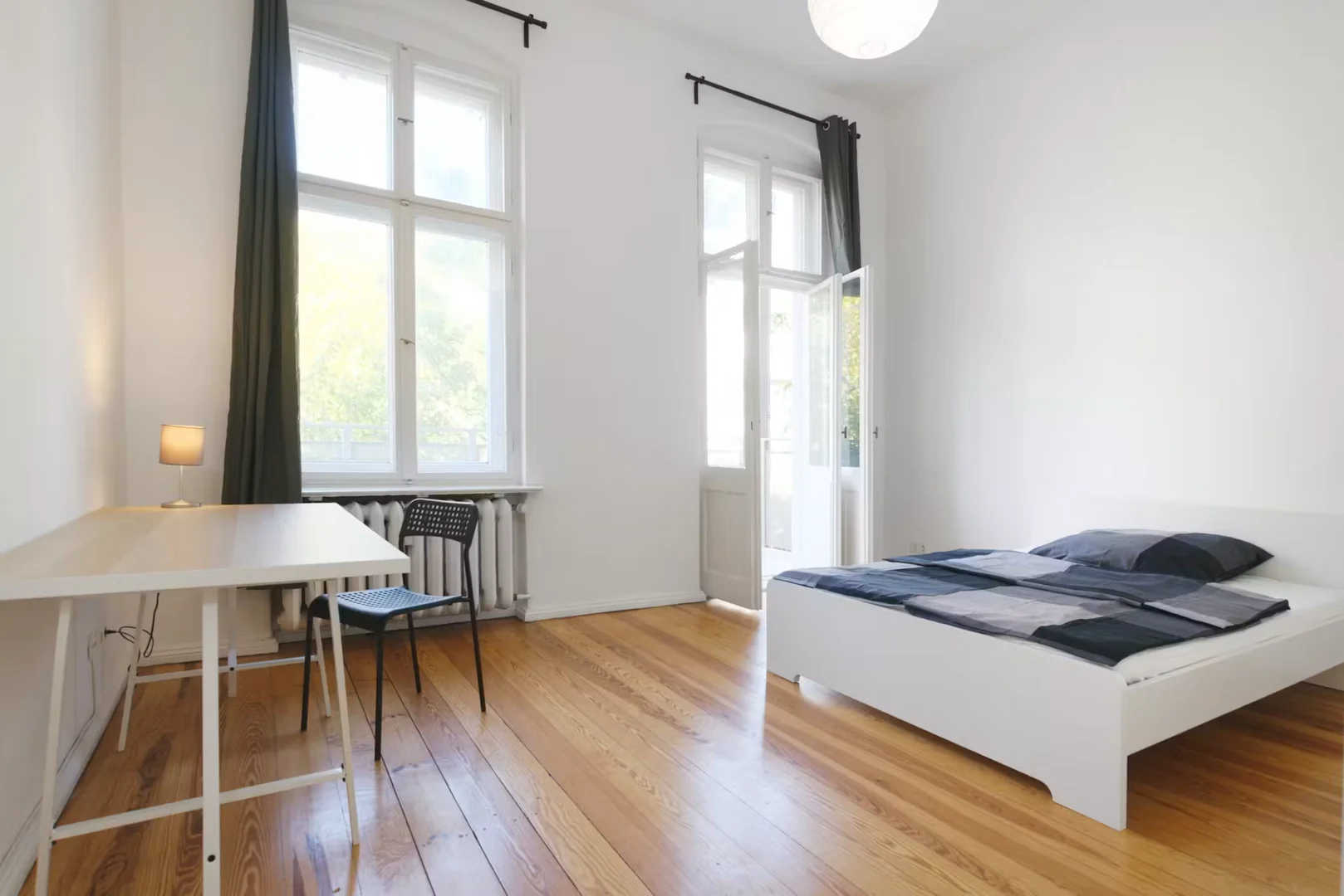 Chambre d'étudiant lumineuse et aérée avec accès facile à l'université dans 