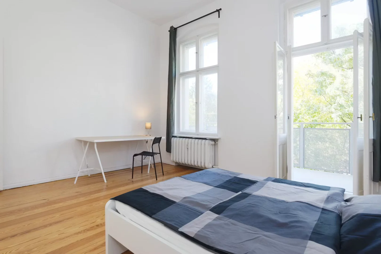 Chambre abordable pour les étudiants avec un bon éclairage dans 