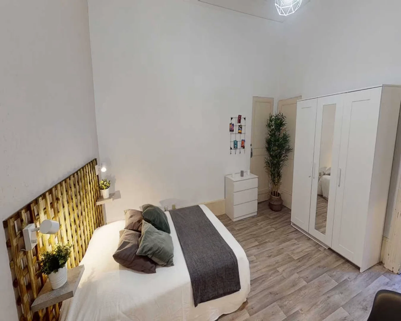 Habitación acogedora para estudiantes disponible en 
