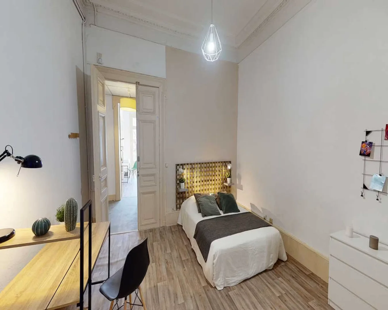 Habitación acogedora para estudiantes disponible en 