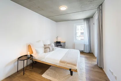 Private room at Gref-Völsing-Straße, Bornheim/Ostend, image 1 of 10
