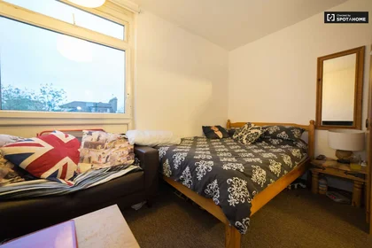 Private room at Guildford Road, image 1 of 10