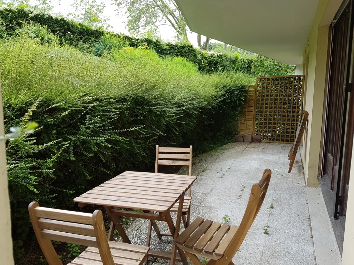 Chambre d'étudiant fonctionnelle parfaite pour étudier dans 