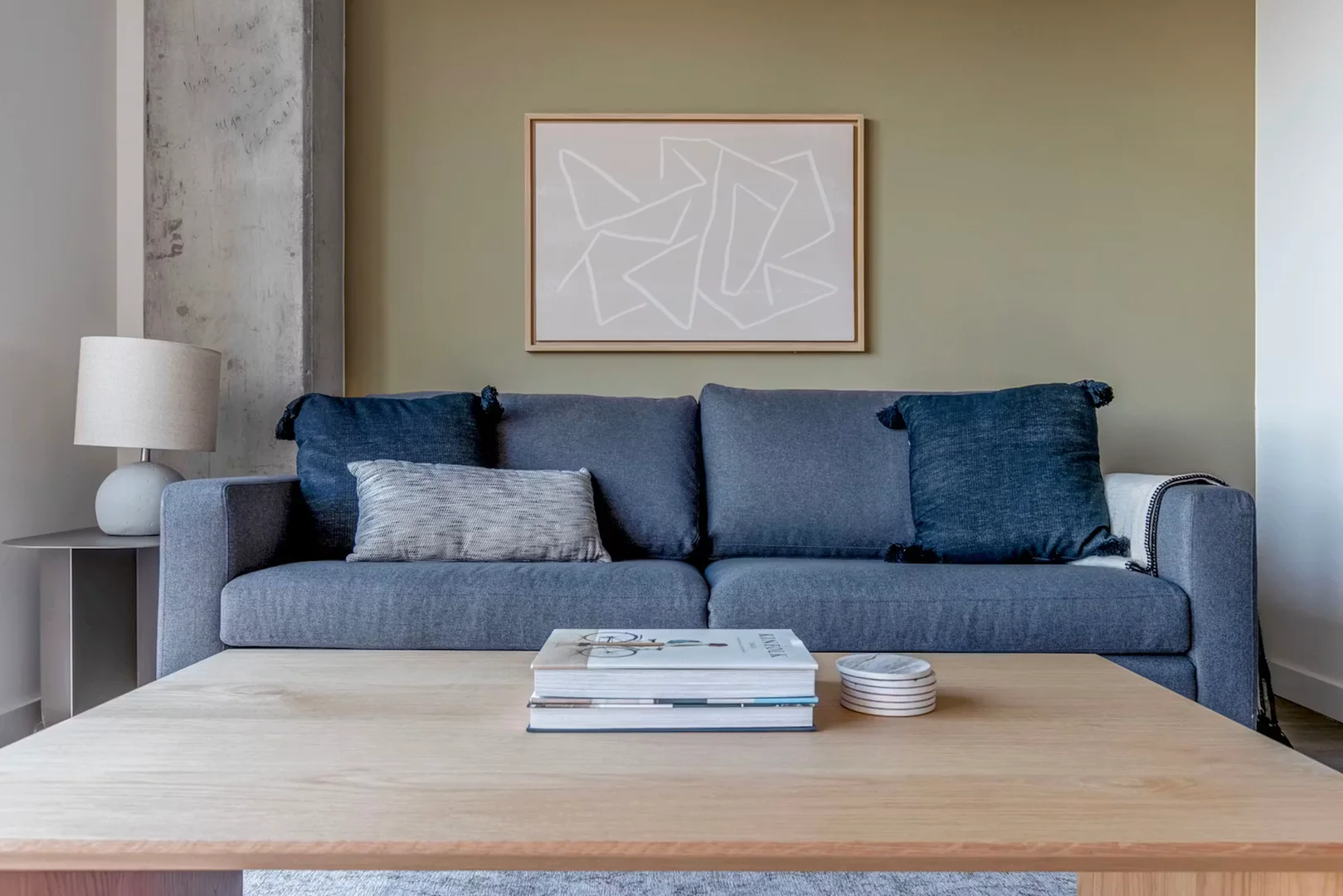 W Chicago Ave, Near North Side