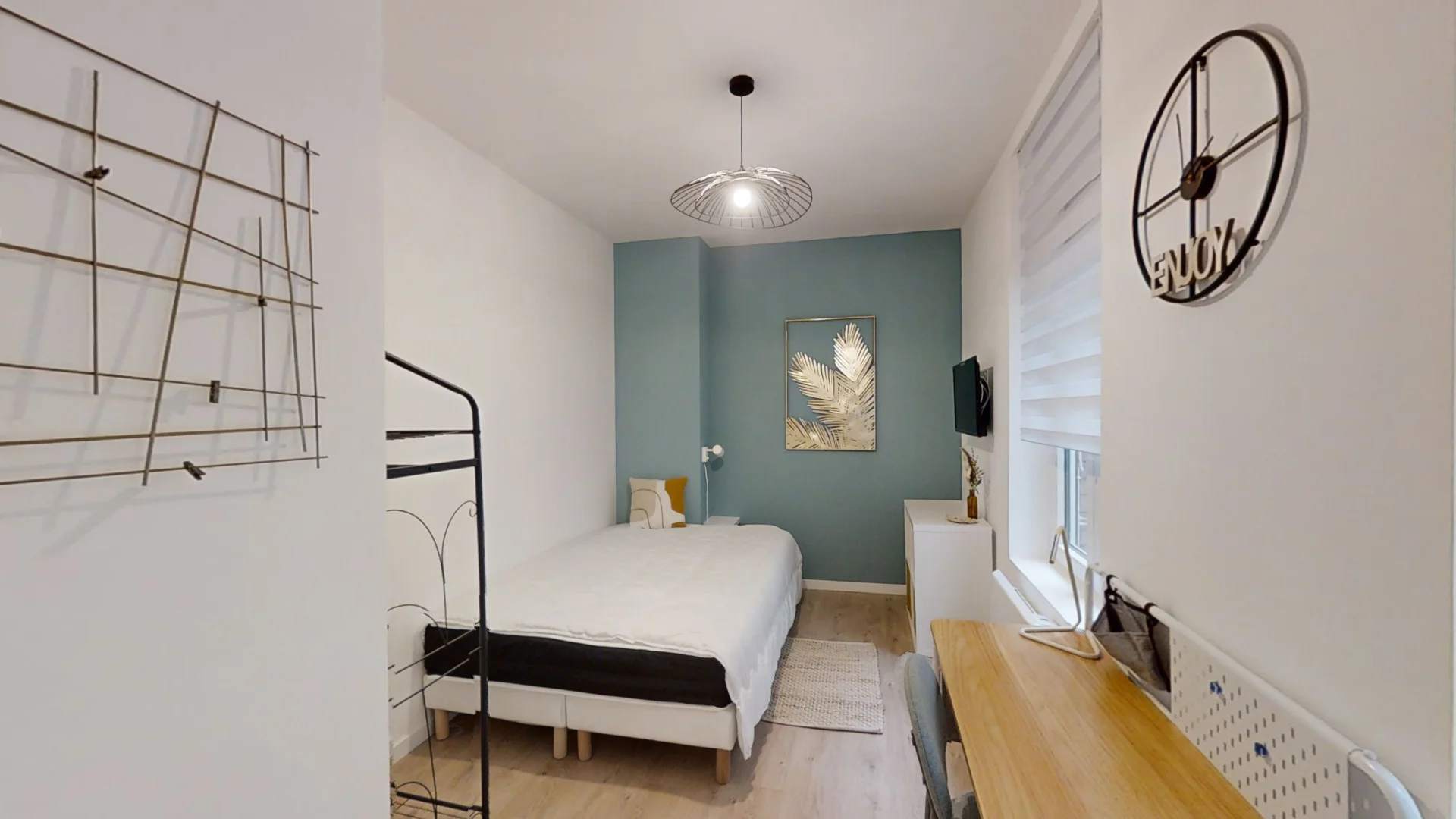 Comfortable and spacious student room in 