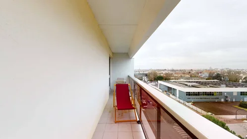 Private room at Cours de Luze, Grand Parc Paul Doumer, image 6 of 10