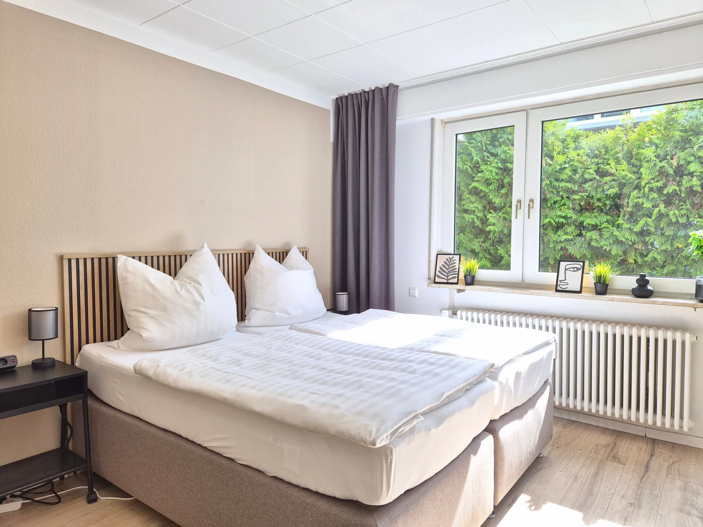 Chambre d'étudiant à avec espace d'étude et installations communes