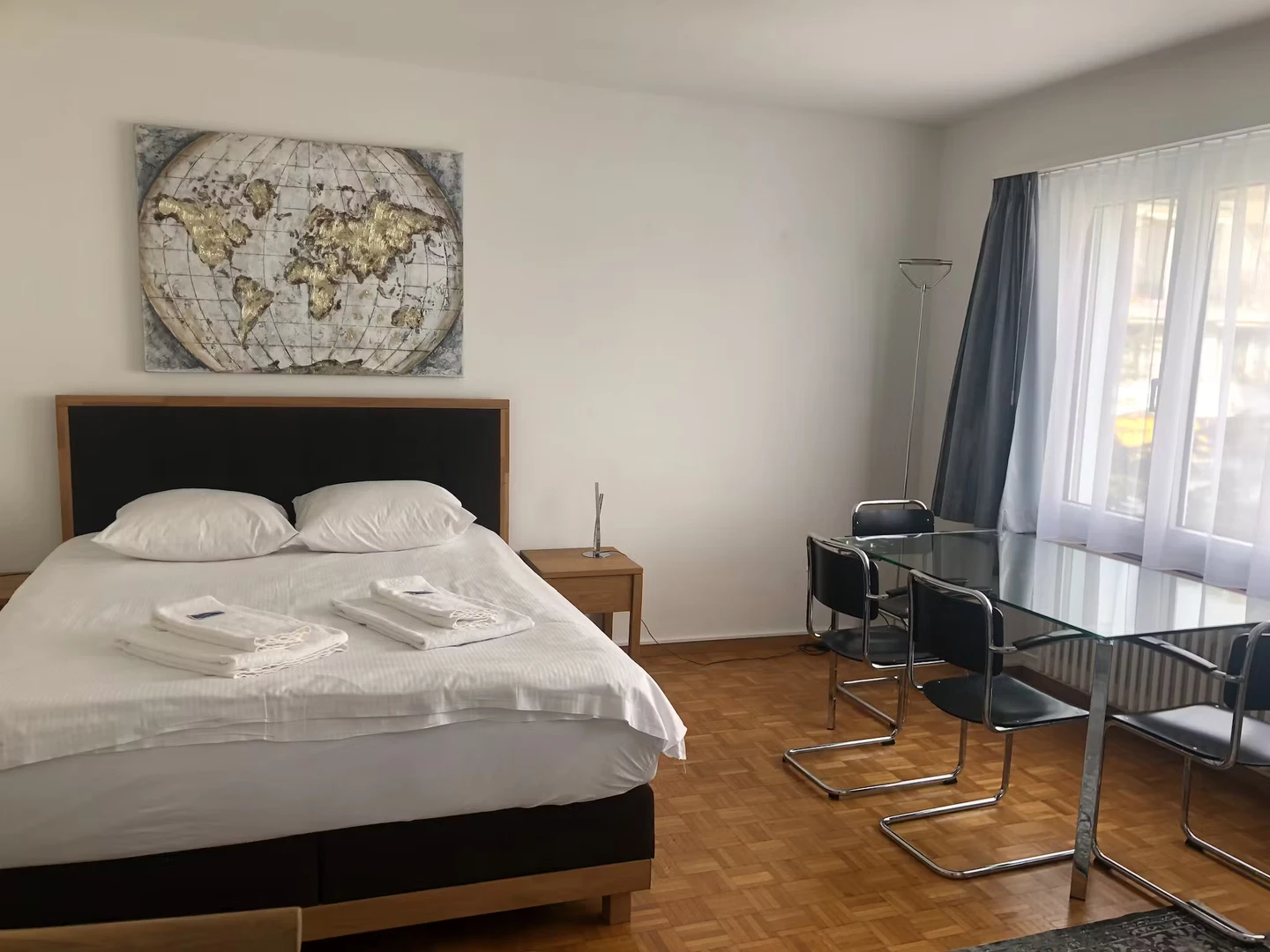 Komplette Wohnung voll möbliert in Zurich