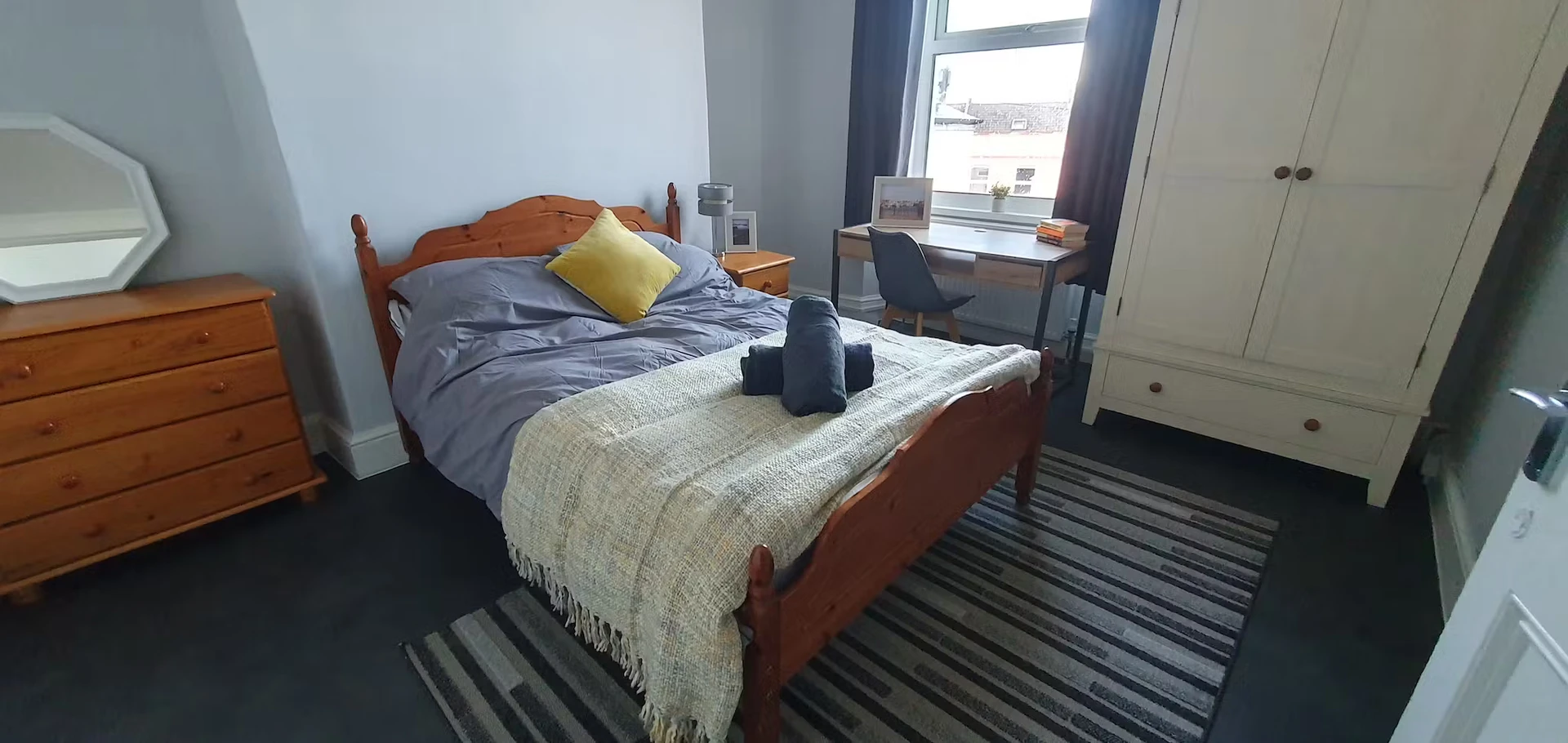 Entire fully furnished flat in Plymouth