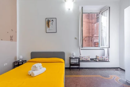 Komplette Wohnung voll möbliert in Genova