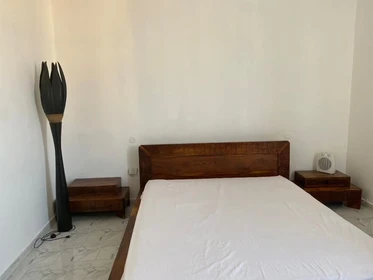 Alquiler de habitación en piso compartido en Napoli