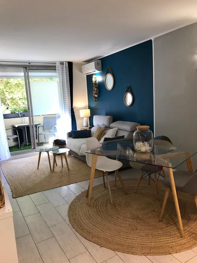 Two bedroom accommodation in Marseille