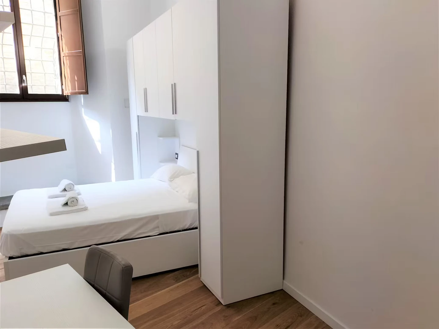 Two bedroom accommodation in Florence