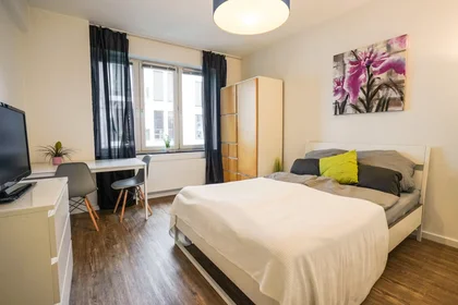 Chambre privée à Bismarckstraße, Innenstadt, image 1 de 10
