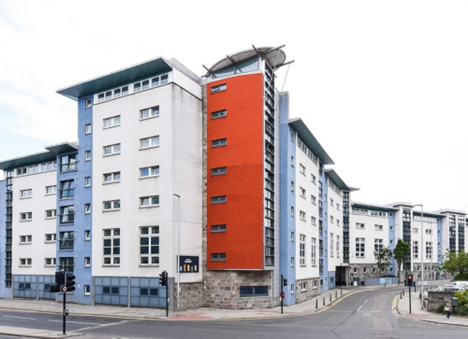 Comfortable and spacious student room in 