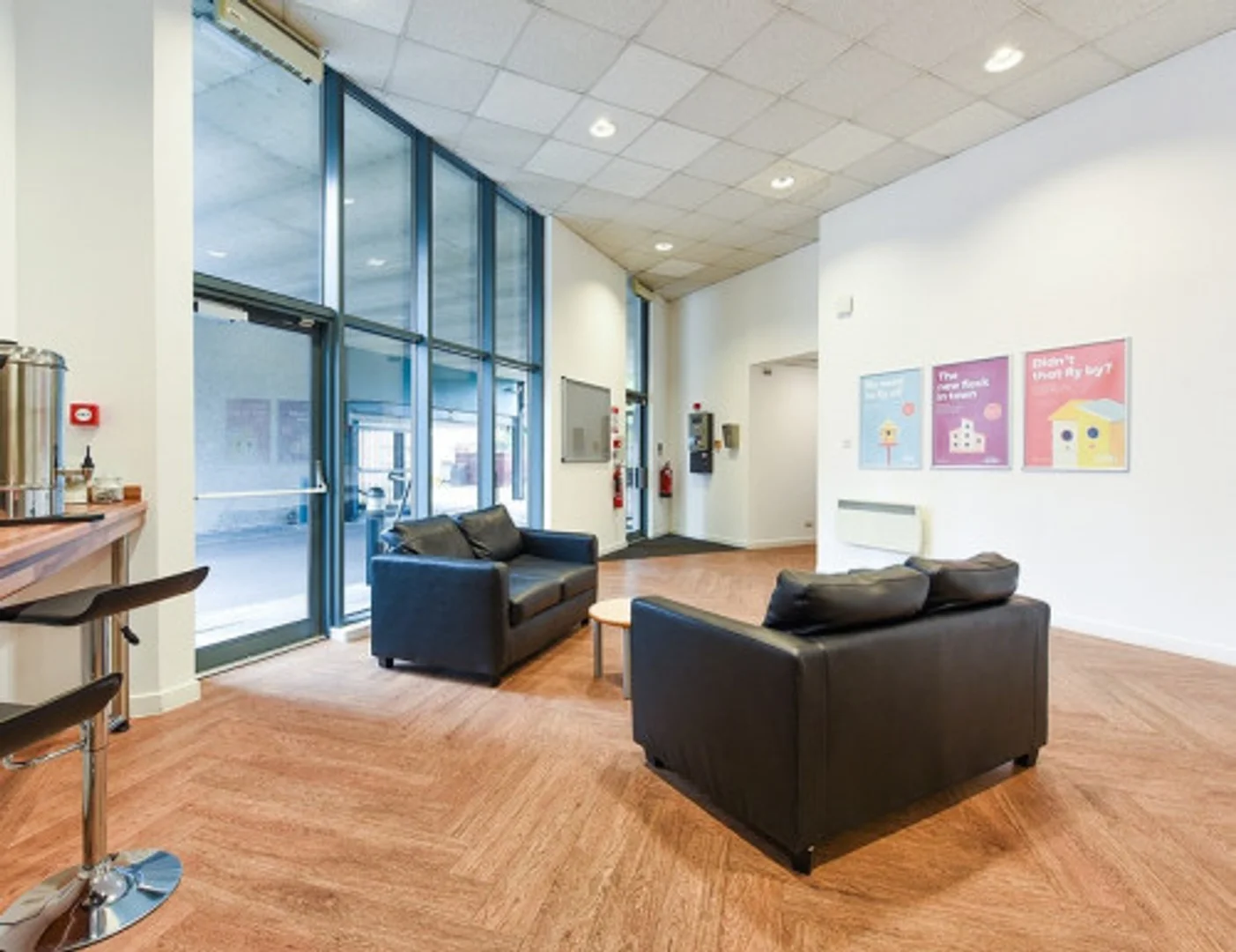 Cozy room for students available in 