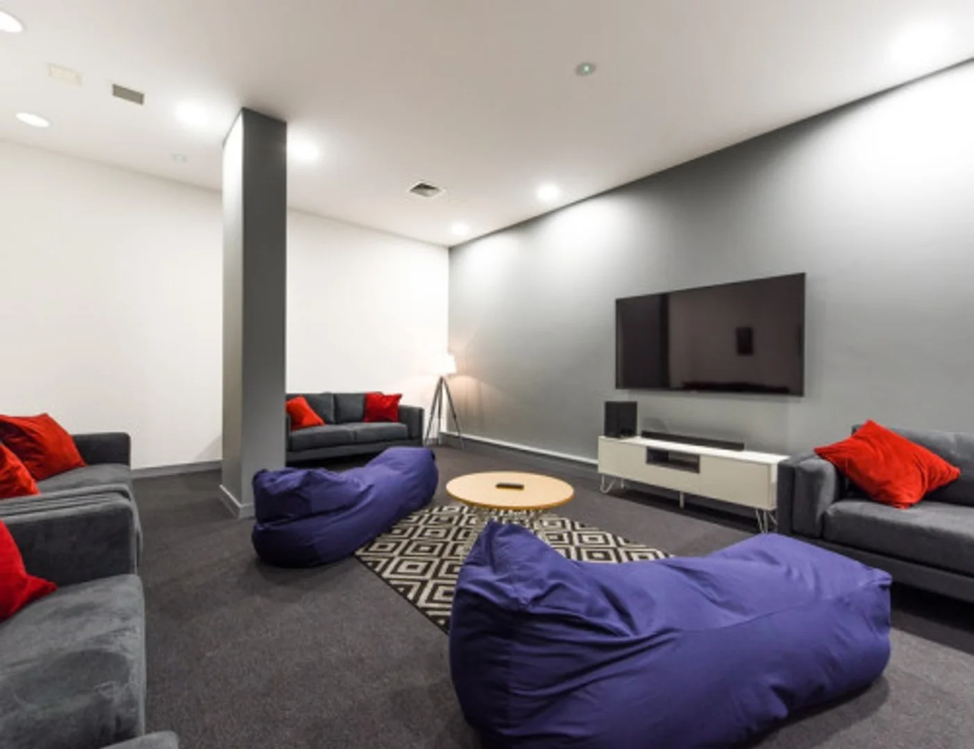 Habitación estudiantil económica con ubicación conveniente en 