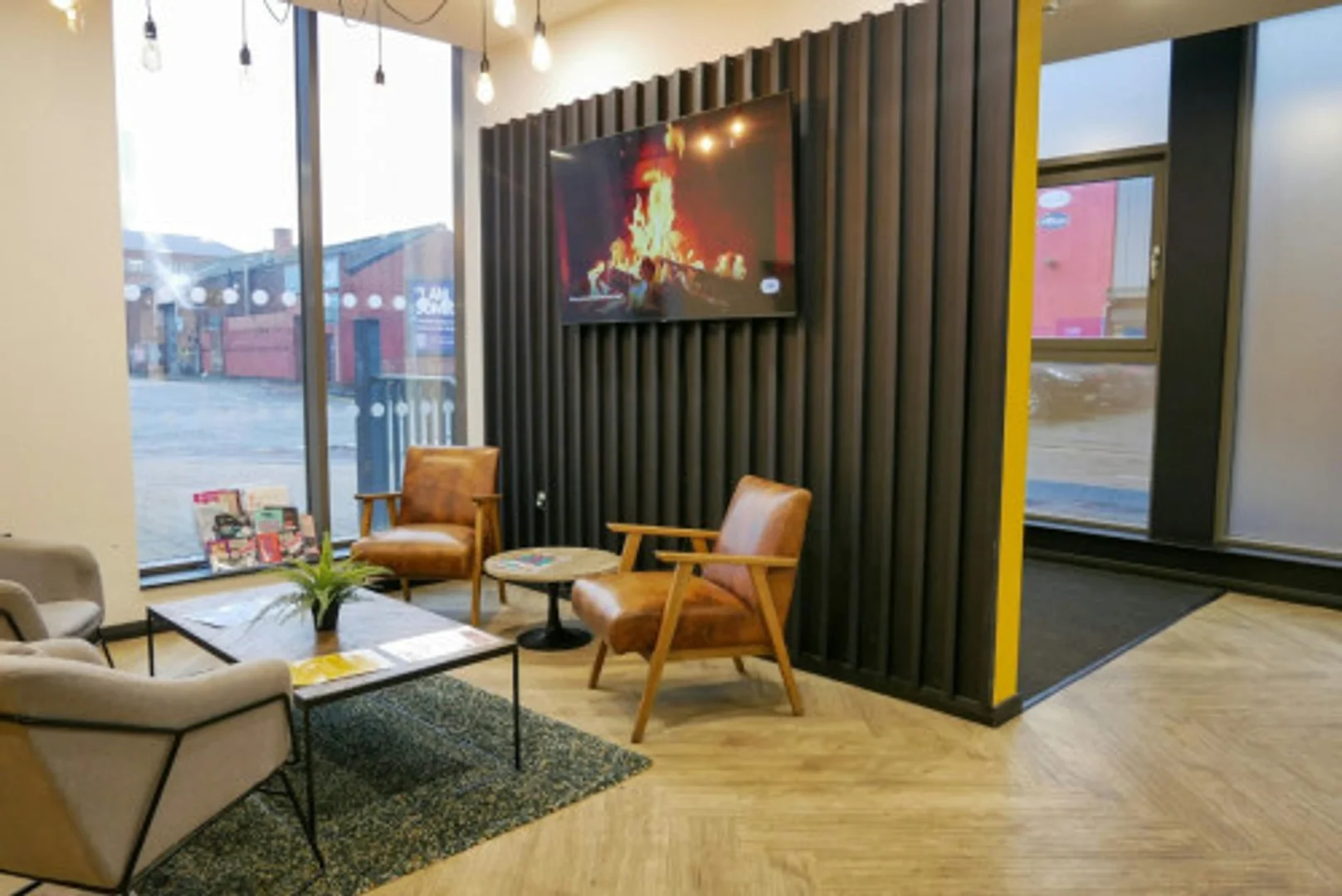 Student-friendly room in  with modern amenities
