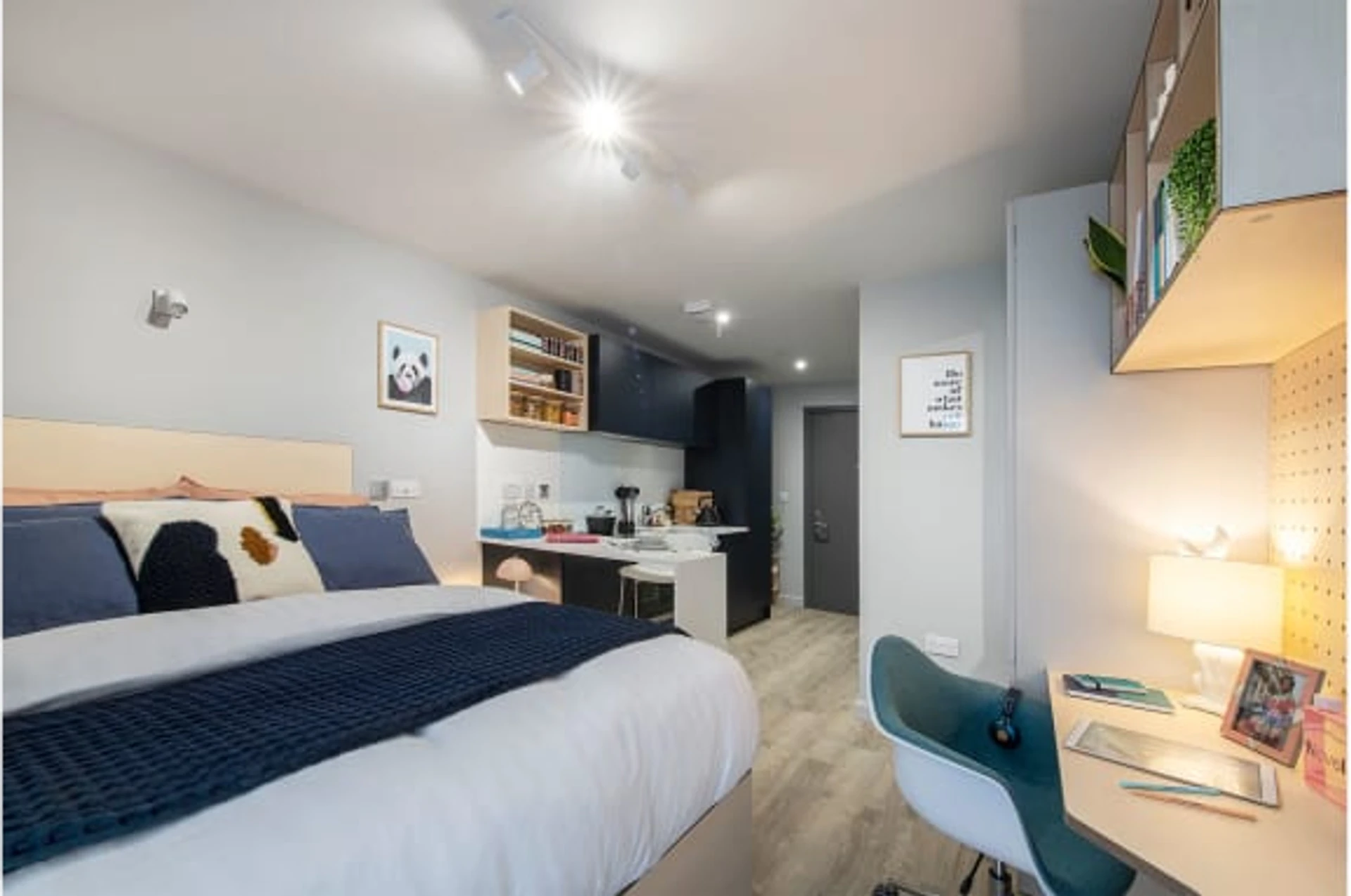 Renting rooms by the month in Edinburgh
