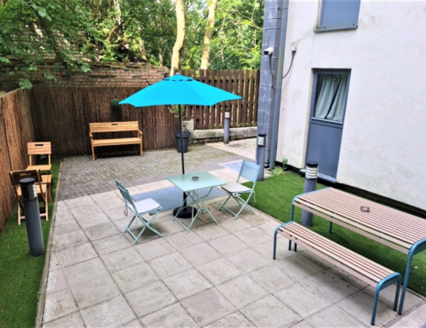 Functional student room perfect for studying in 