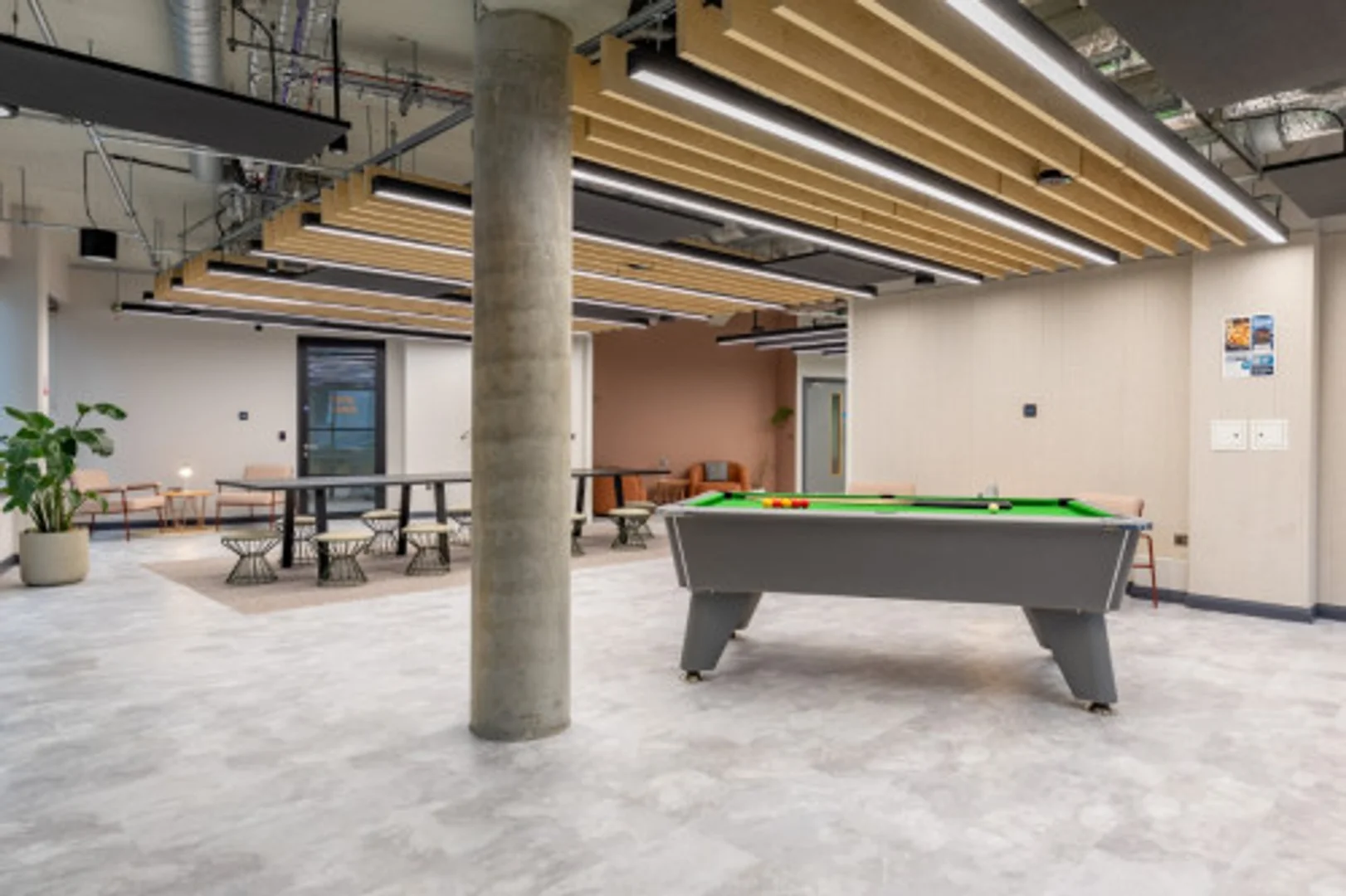 Habitación para estudiantes en  con área de estudio y facilidades compartidas