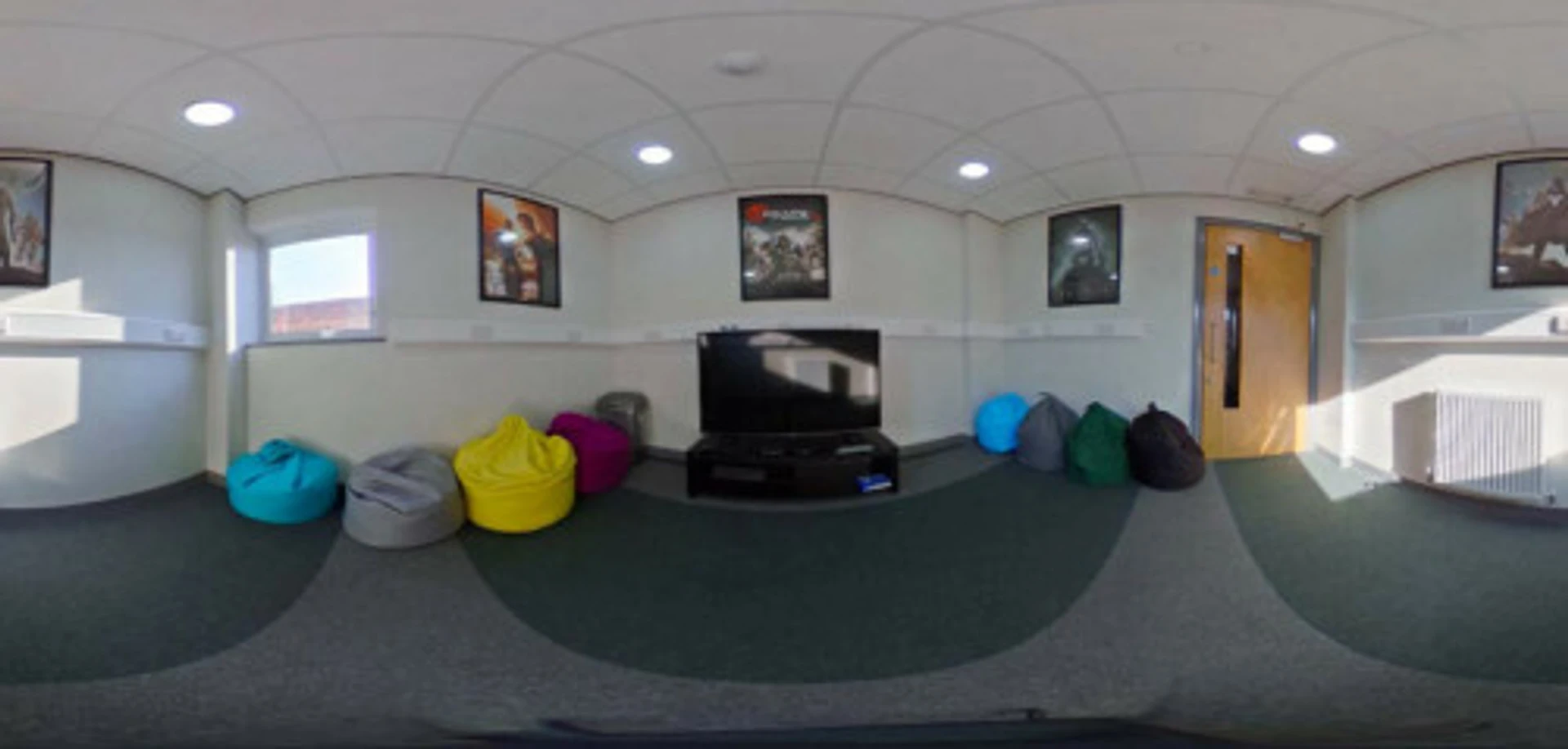 Camera per studenti in  con area studio e servizi in comune