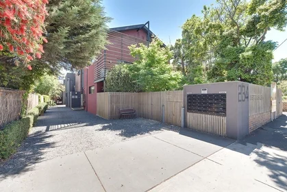 Studio at 234 Warrigal Road, image 4 of 19