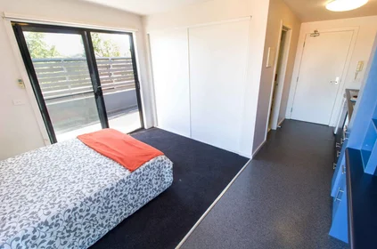Studio at 234 Warrigal Road, image 8 of 19
