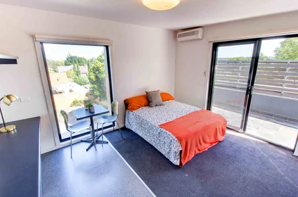 Studio at 234 Warrigal Road, image 9 of 19