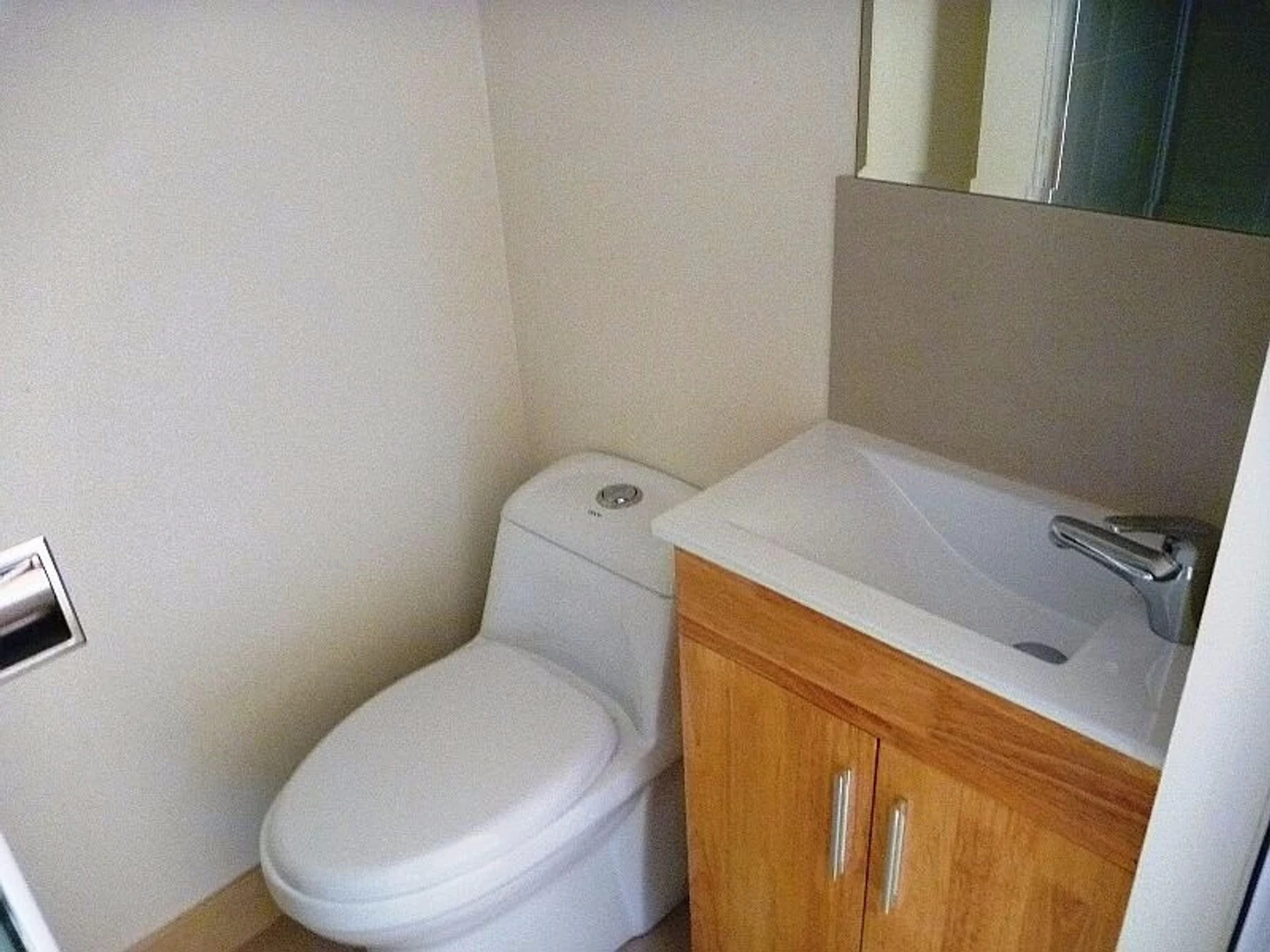 Moderno monolocale per studenti con servizi completi a 