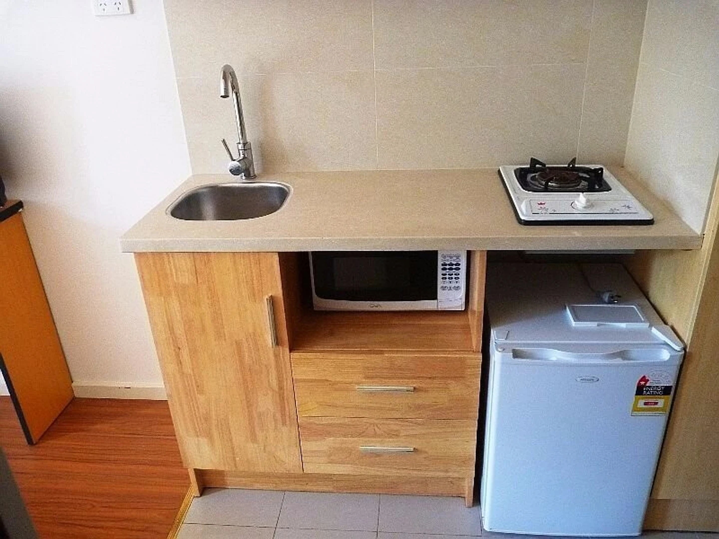 Monolocale completamente attrezzato per studenti a 