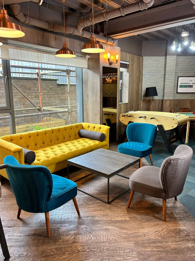 Student-friendly studio with excellent transport links in
