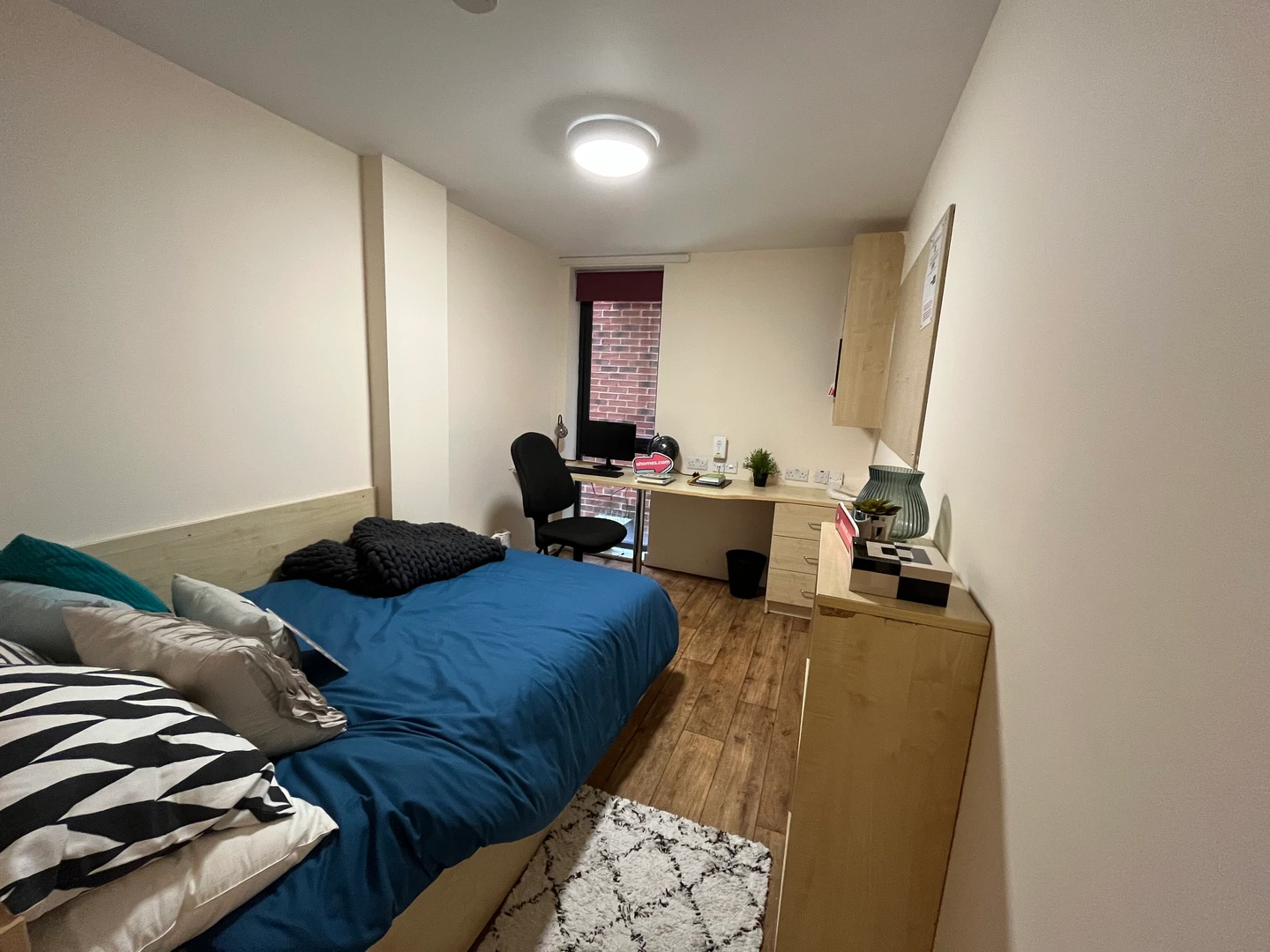 Renting rooms by the month in Sheffield