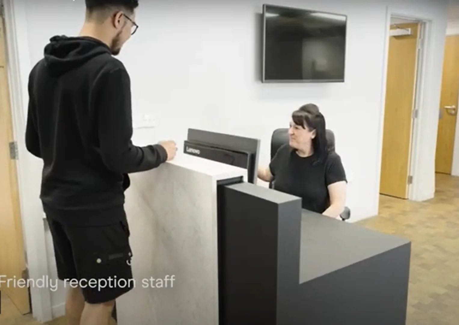Modernes Studentenstudio mit kompletter Ausstattung in 
