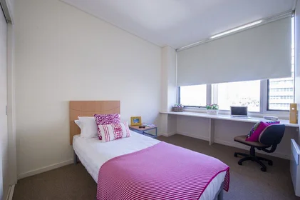 Entire apartment at 550 Lygon St, Carlton, image 15 of 18