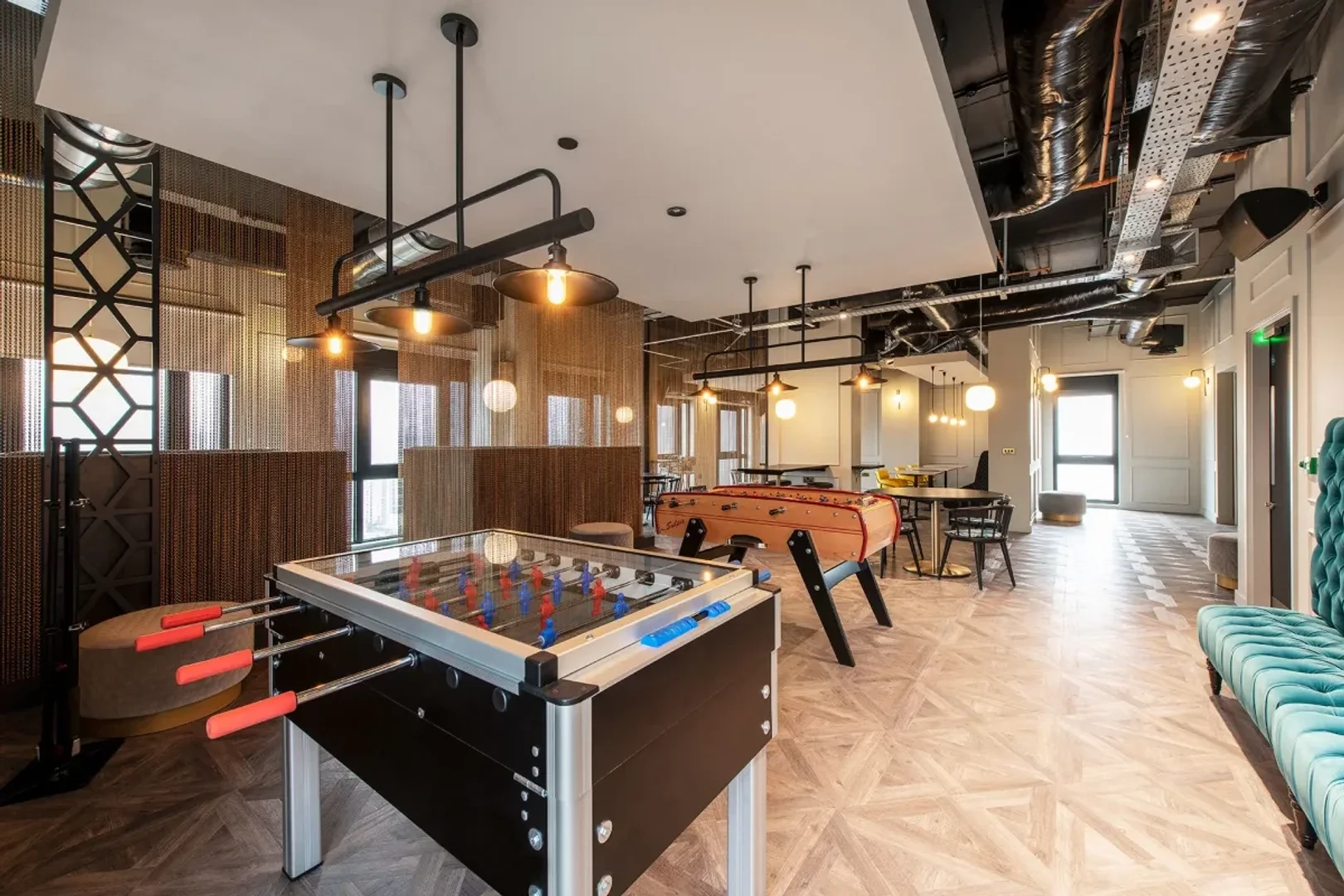 'de etkili düzene sahip minimalist öğrenci stüdyosu