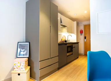 Studio at 13-21 Baldwin Street, image 14 of 18