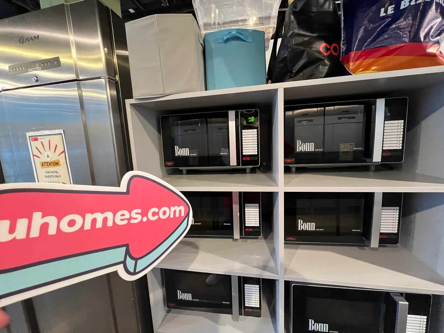 Habitación estudiantil luminosa y aireada con fácil acceso a la universidad en 