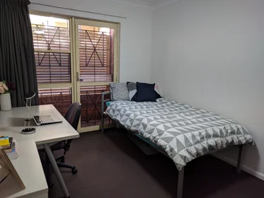 Studio at 12 Boundary Street, image 14 of 20