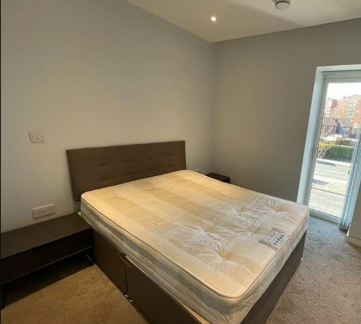 Room for rent with double bed Salford