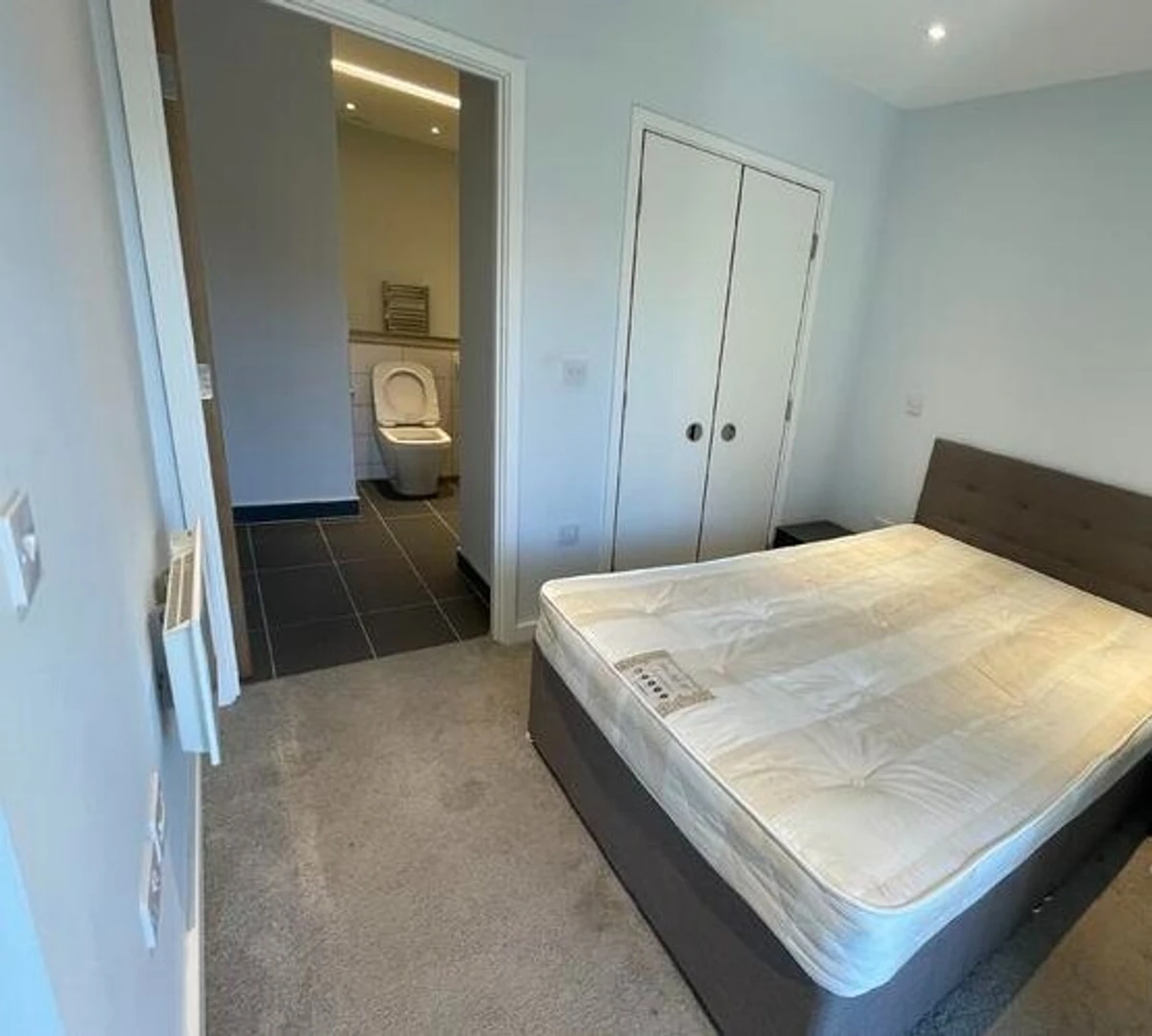Cheap private room in Salford