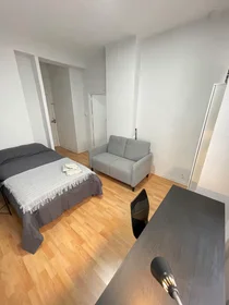 Private room at Calle Amado Nervo, Niño Jesús, image 1 of 10