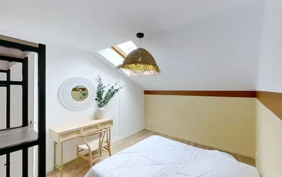 Cheap private room in {area}