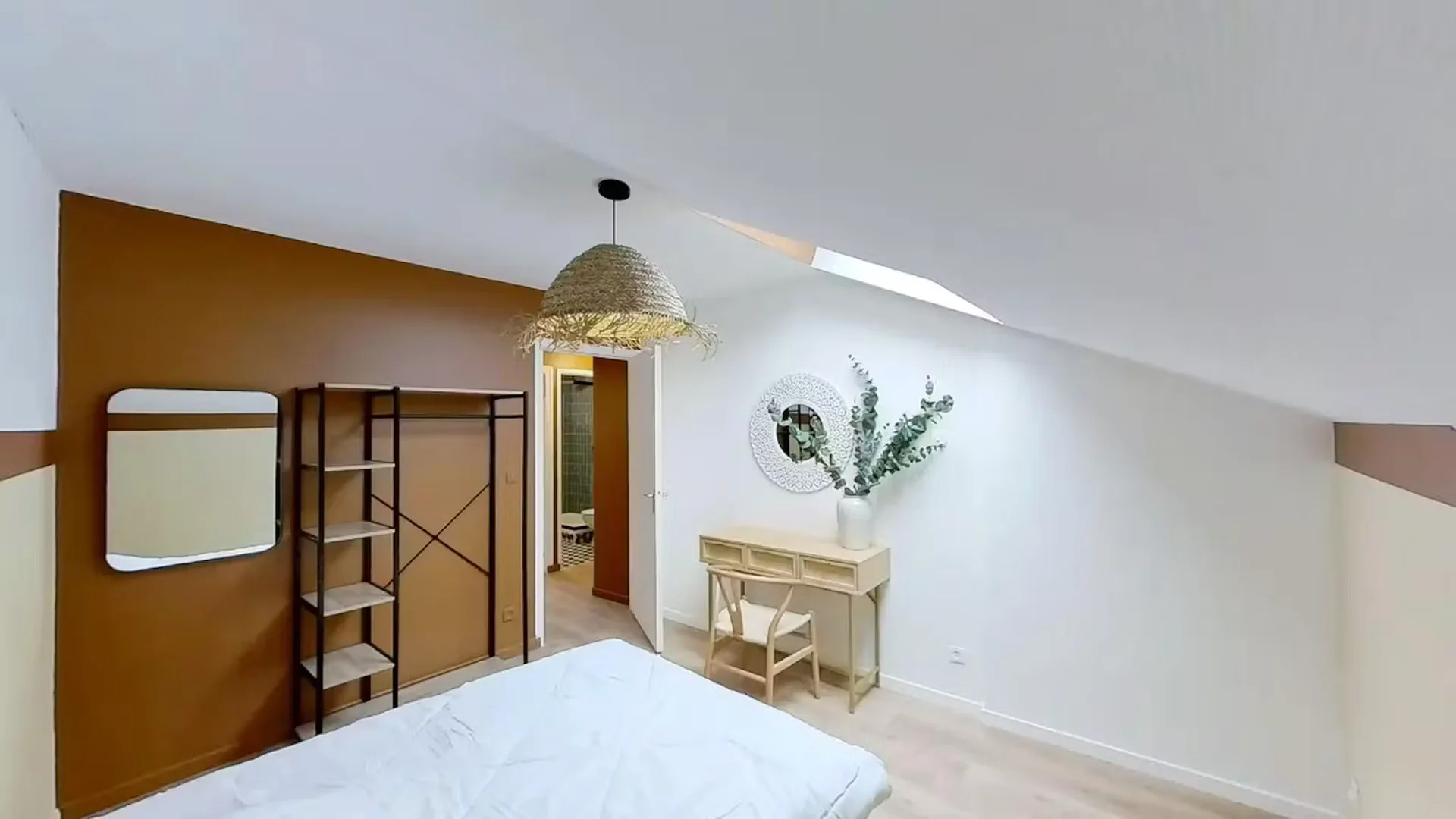 Room for rent in student apartment in , fully furnished